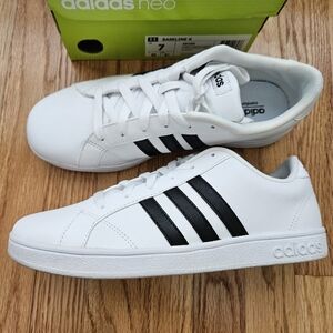 ADIDAS Baseline Kids Size 7